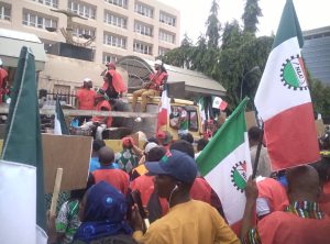 Protesting members of Labour Congress